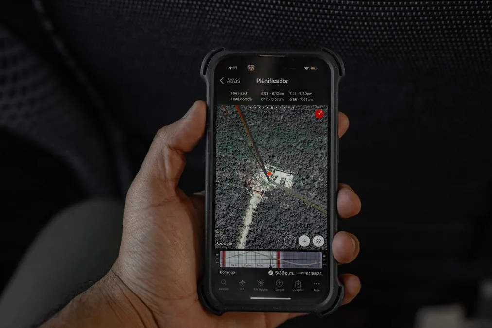 Consignee viewing the live tracking link on a phone
